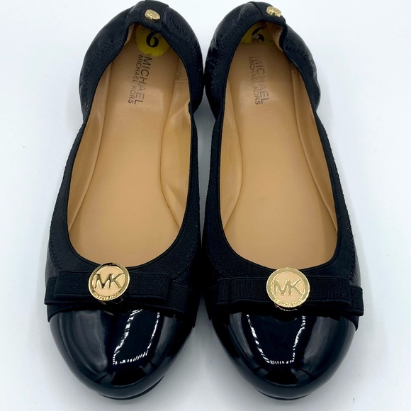 MICHAEL Michael Kors Shoes - Michael Kors EUC Women’s Leather Ballet Flats, size 9
